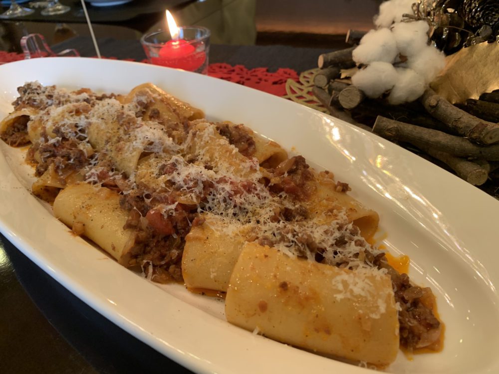 画像：粗びき肉の赤ワインラグーソースのパッケリ